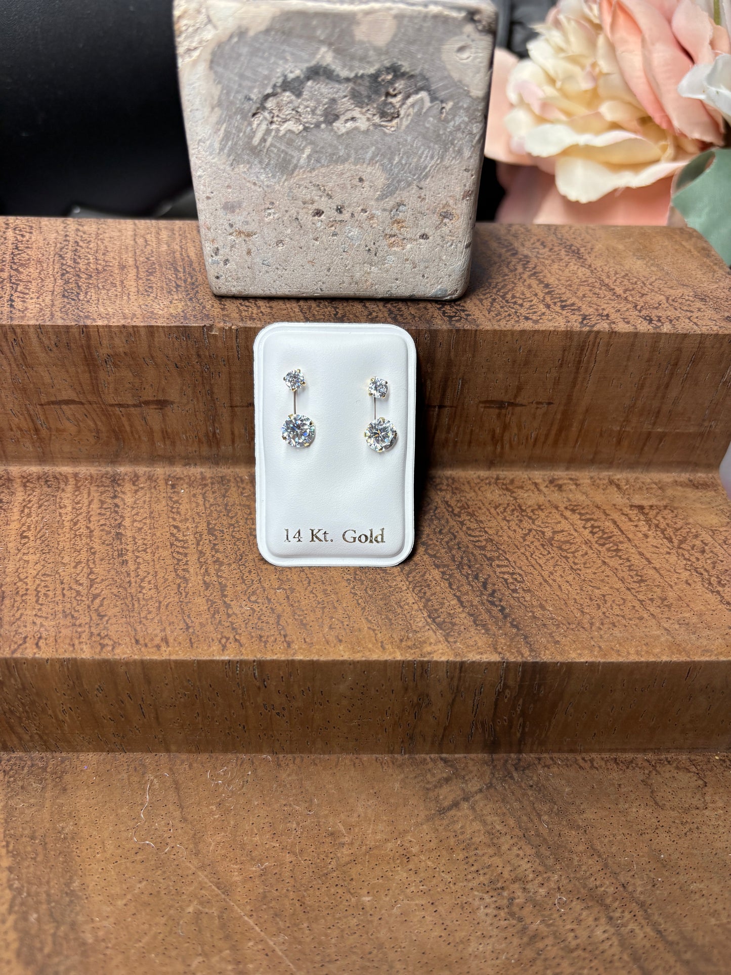 14K Solid Gold Curb Stud Earrings – Telephone Style, Screw Back | Aretes de oro sólido 14K