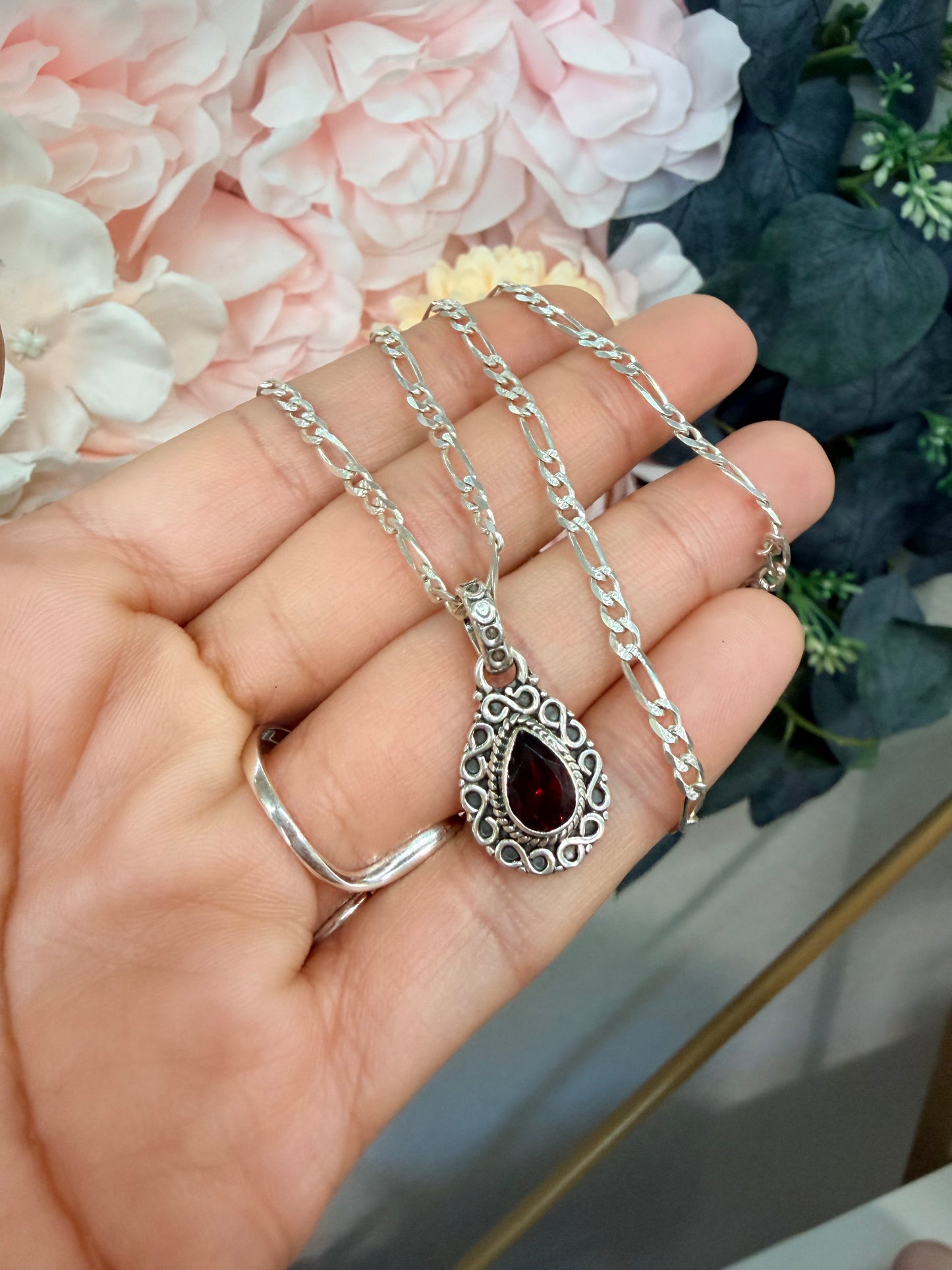 Collar figaro con granate rojo 16” plata 925