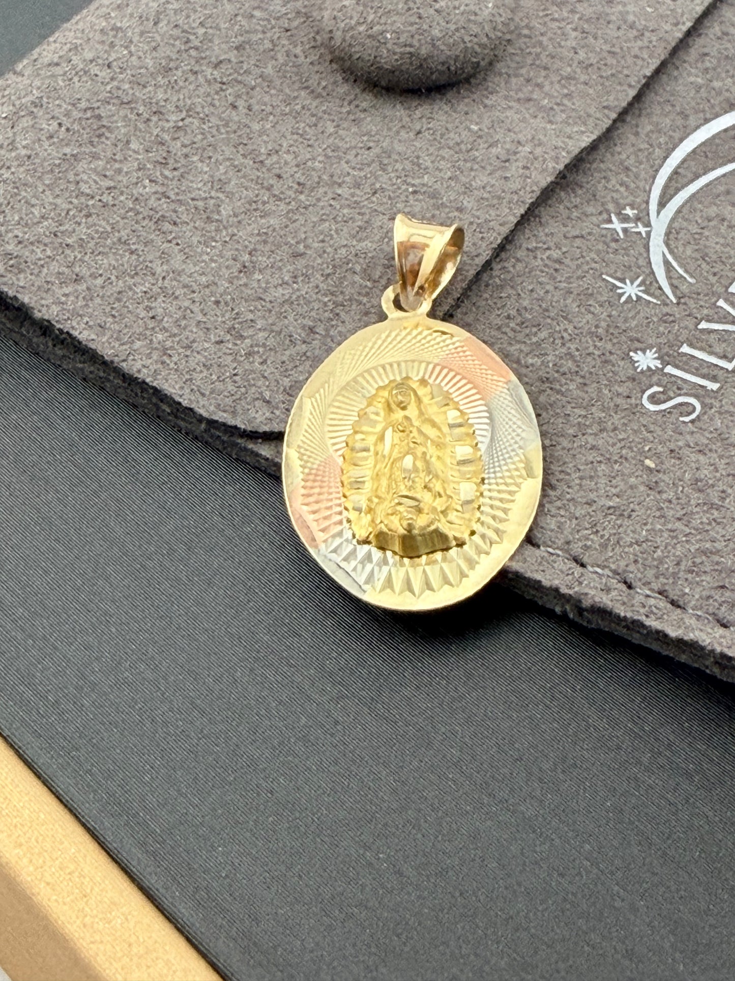 10k gold Virgin Mary pendant - 3 tone gold virgencita | Medallas de oro 10k virgencita