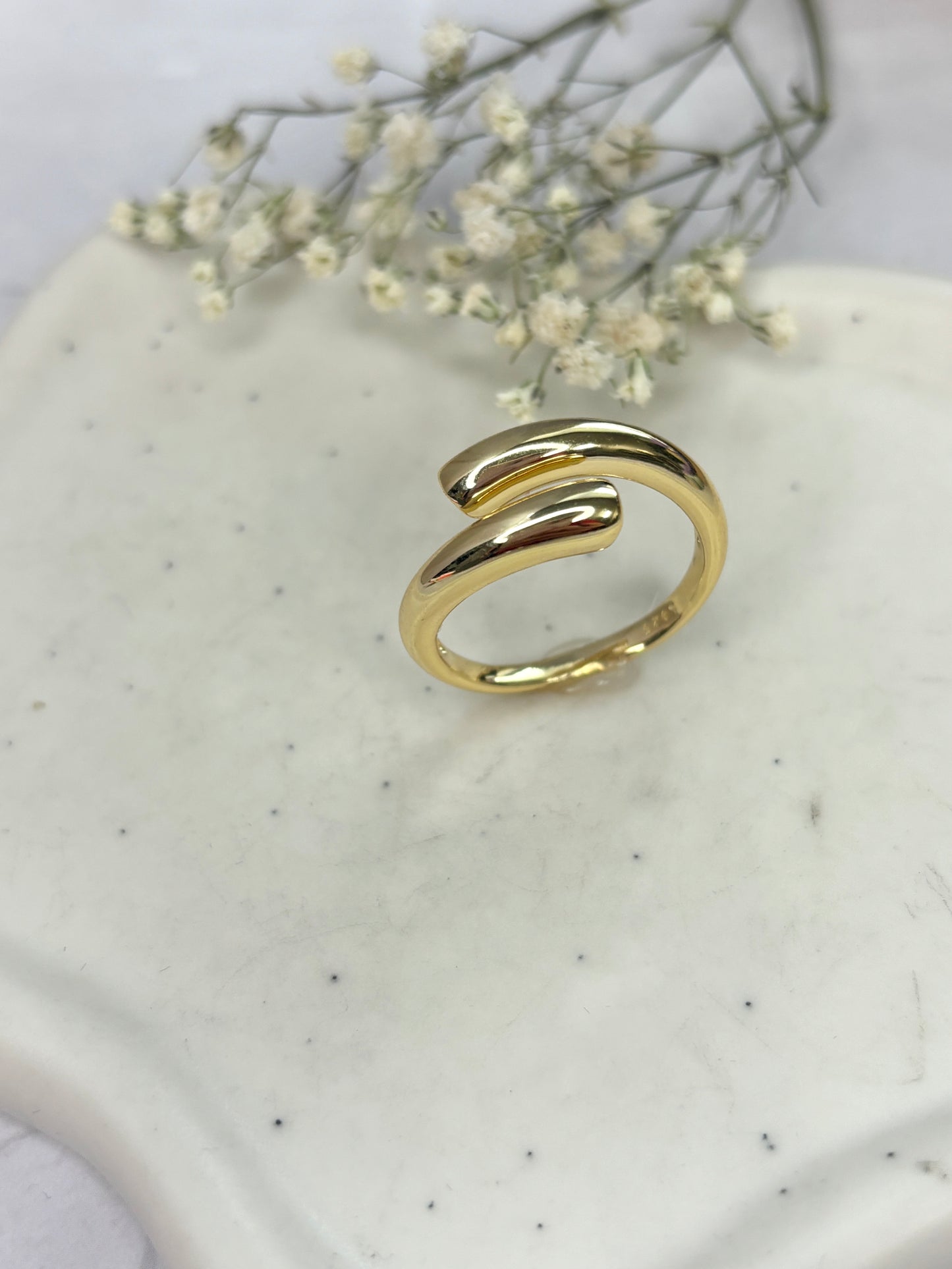 Minimalist Gold Plated Sterling Silver Ring | Anillo minimalista en plata 925 dorada