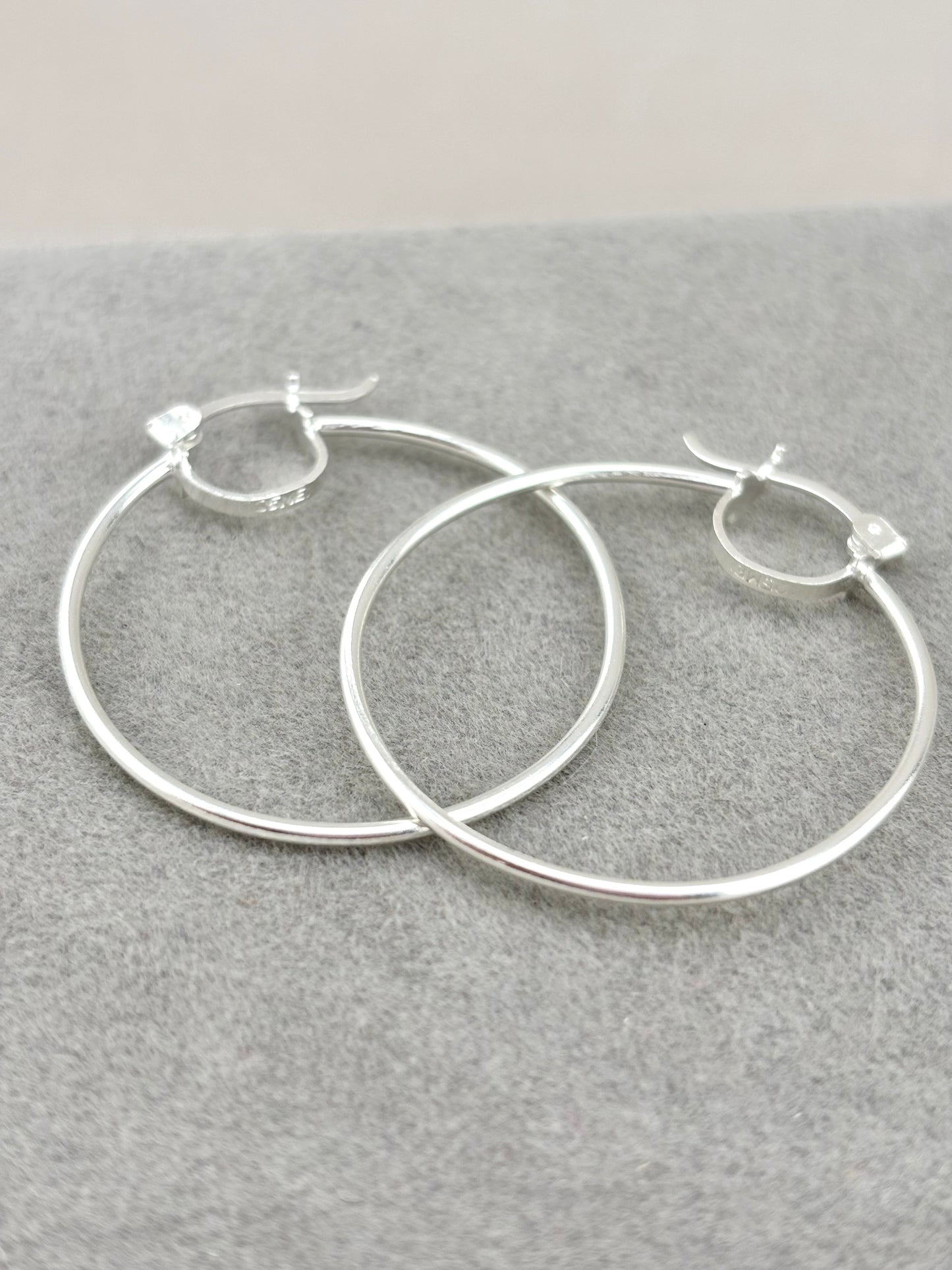 925 silver hoop earrings plain design for everyday wear
