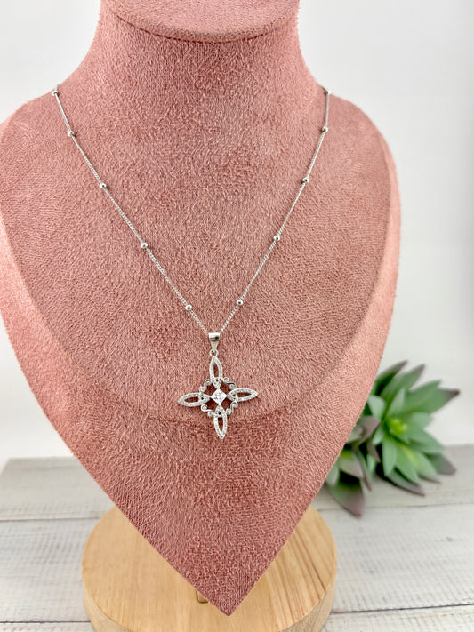 Witch Knot Necklace in 925 Silver with Beaded Chain | Collar nudo de bruja plata 925 con cadena de bolitas