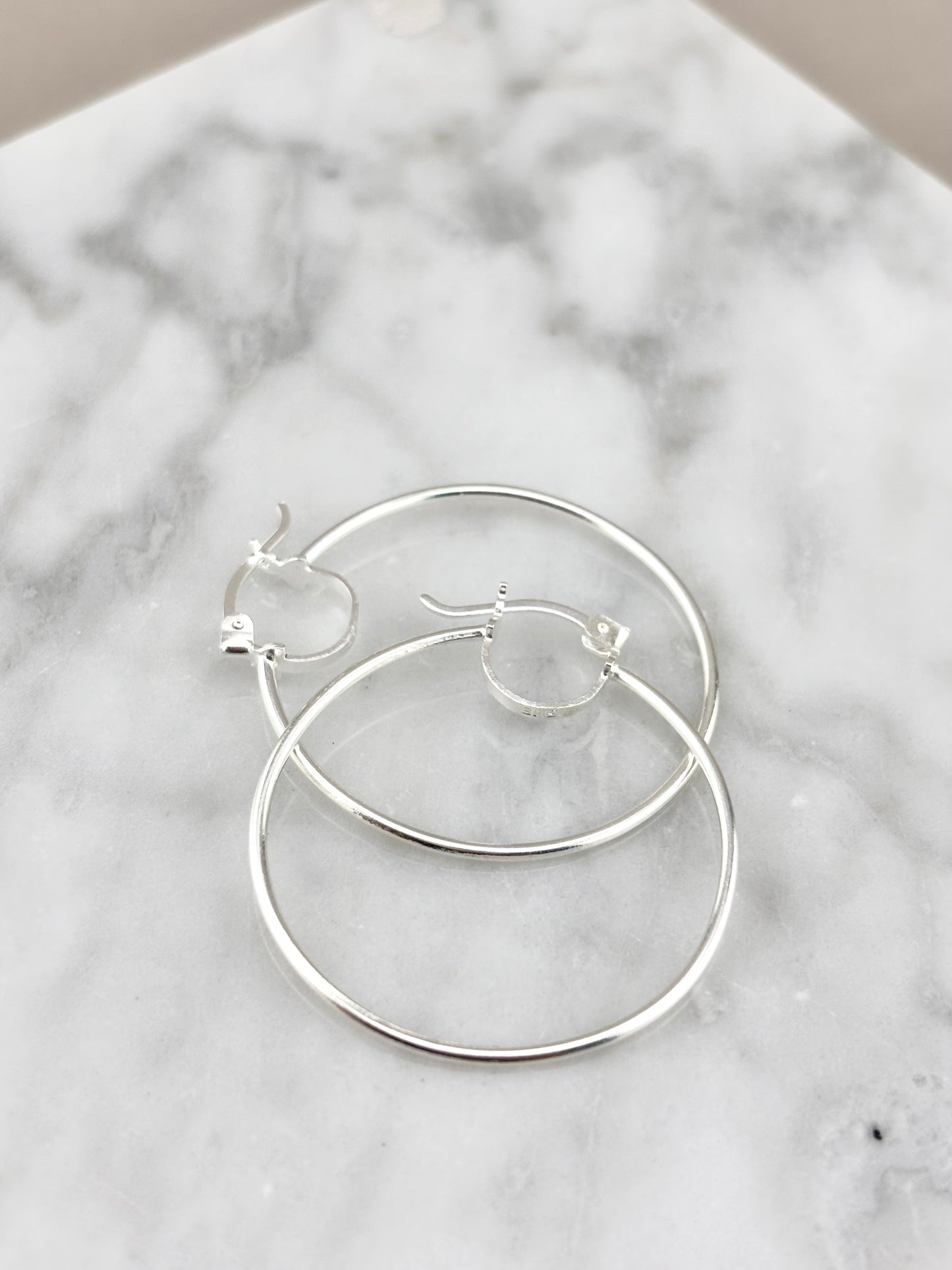 925 silver hoop earrings plain design for everyday wear