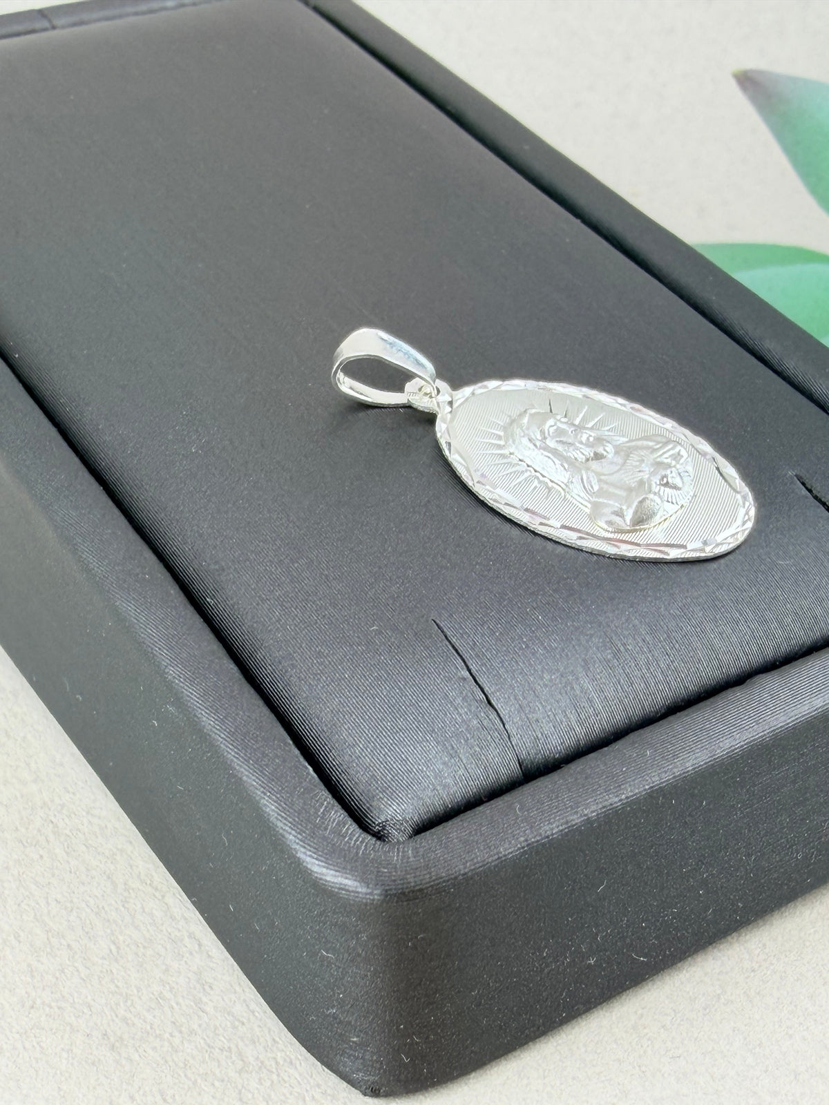Silver 925 sacred heart of Jesus pendant