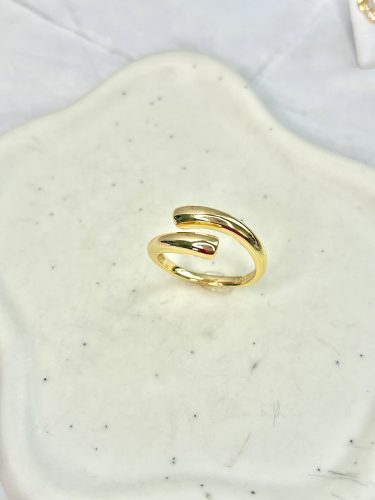 Minimalist Gold Plated Sterling Silver Ring | Anillo minimalista en plata 925 dorada