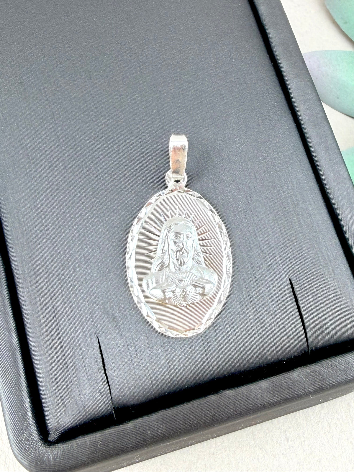 Silver 925 sacred heart of Jesus pendant