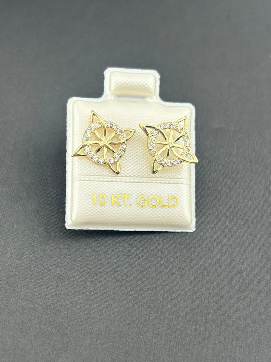 Gold 10K stud earrings witch knot | protection symbol | Aretes de oro 10K nudo de bruja