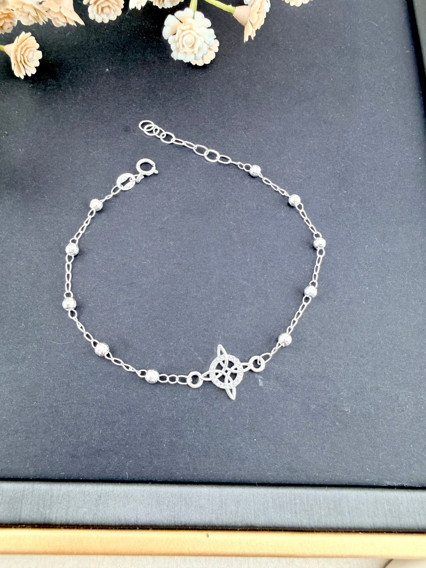 Silver 925 witch knot bracelet beaded chain adjustable lenght