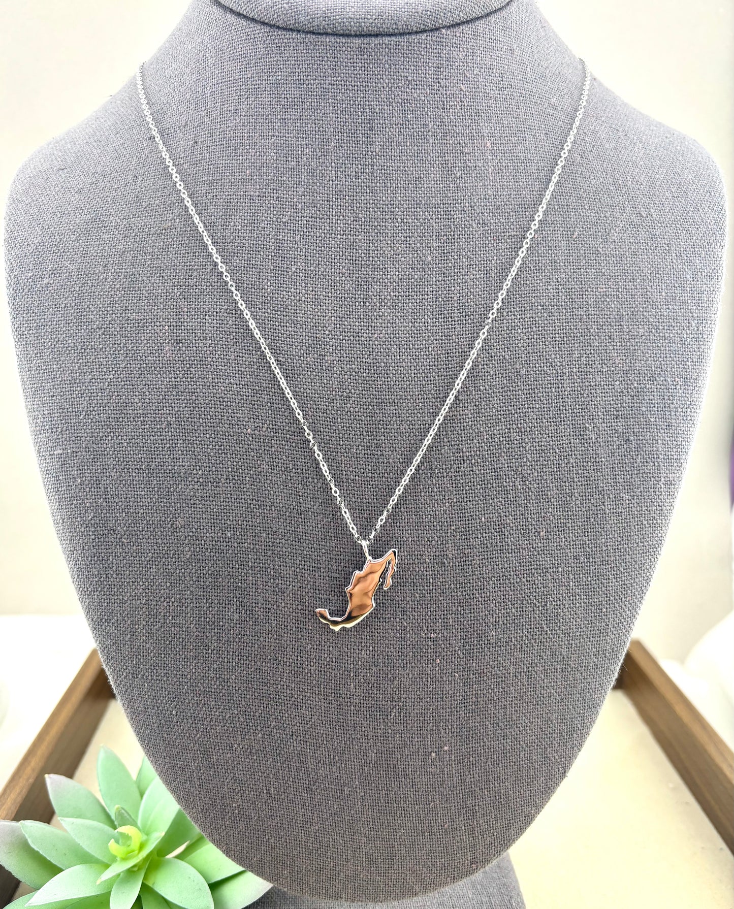 Sterling Silver 925 Mexico Pendant Necklace | Adjustable 18–20 Inch Cable Chain